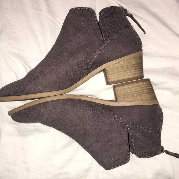 size 11 booties - Picture 2 of 4